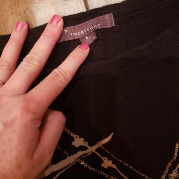 Reindeer Long Sleeve with Chain Print on Antlers - Picture 3 of 4